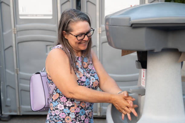 Best Portable restroom trailer rental  in Guttenberg, IA
